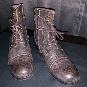 Lace-up boots
